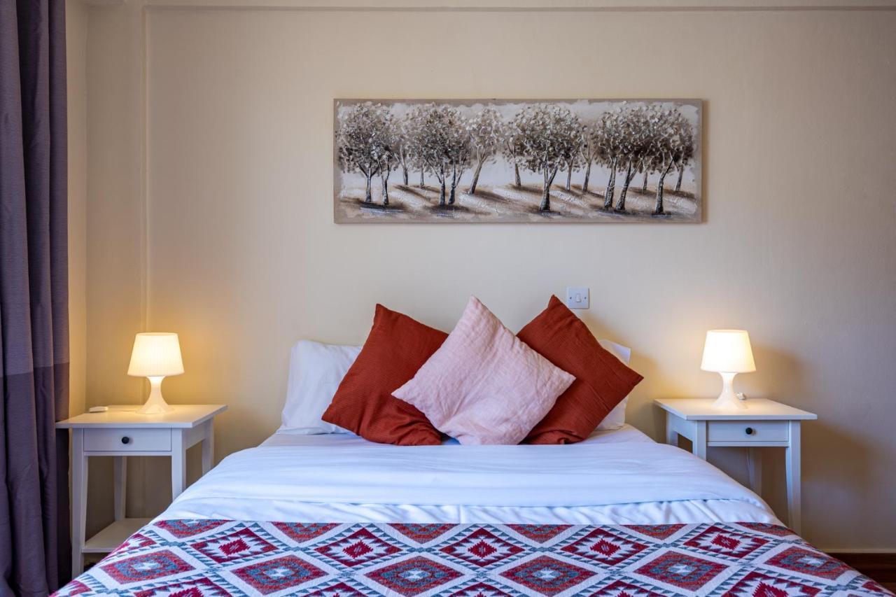 Celine'S 2 Bedrooms Apartment In Larnaca Center ภายนอก รูปภาพ