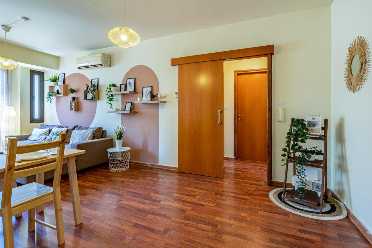 Celine'S 2 Bedrooms Apartment In Larnaca Center ภายนอก รูปภาพ